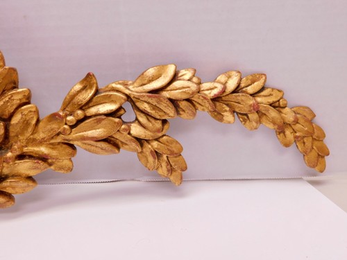 VTG Carved Gilt Wood Laurel Wreath Pediment Garland Wall Plaque Hollywood Regenc - Picture 6 of 12
