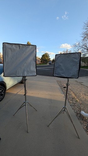 Lowel Rifa (LC-44EX & LC-55EX) Softbox Lighting Kit w/Heavy Duty Neewer Stands - Picture 8 of 17