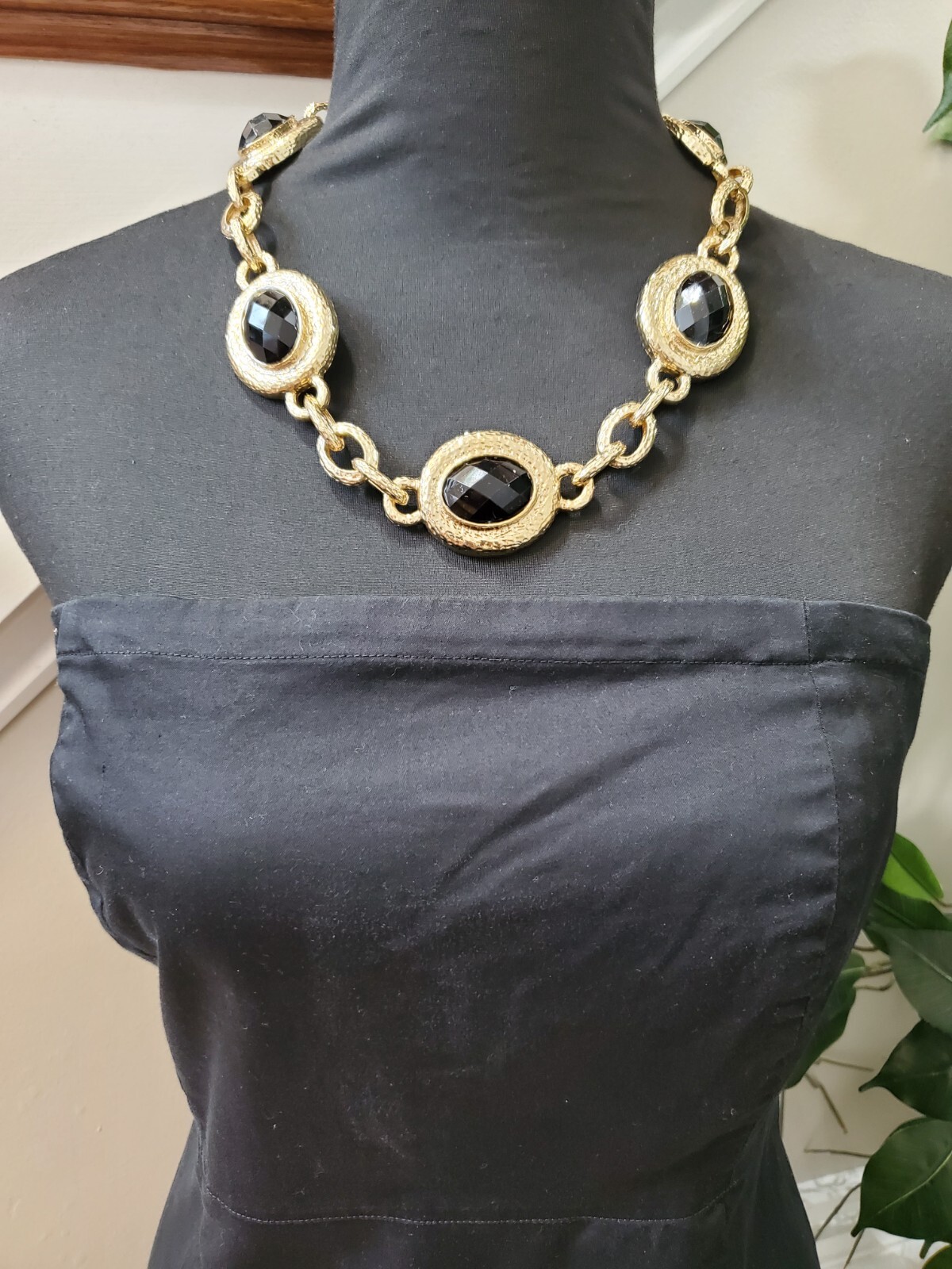 Women's Solid Black Polyester Strapless Casual Kn… - image 2