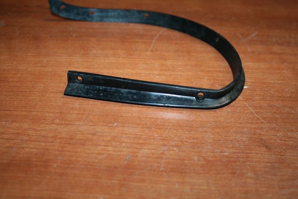 Guardabarros delantero de relleno derecho GM 399474 para Oldsmobile Toronado 68-69 Foto 3 de 4