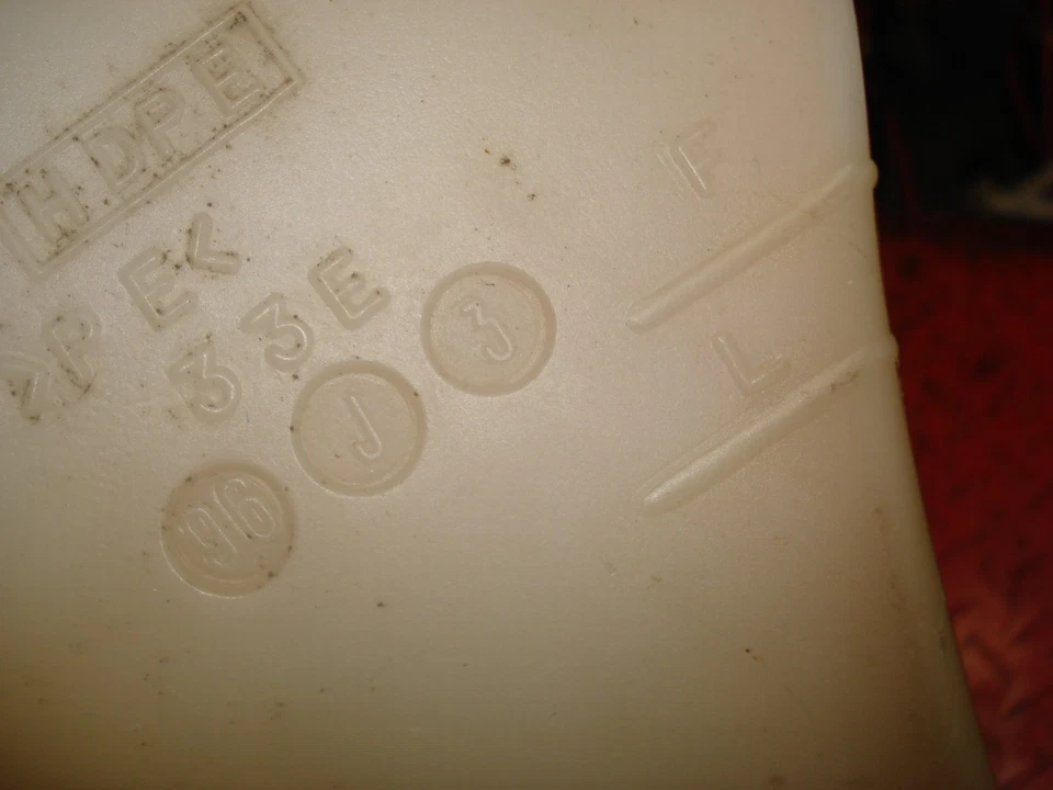 1995 Yamaha FZR 1000 FZR1000 Coolant bottle Overflow Reservoir - Image 3 of 4