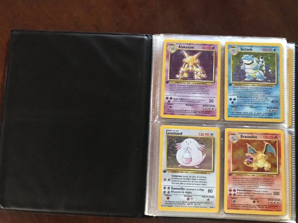 Collection de carte Pokémon Set de base édition 1 dans son carnet officiel. - Photo 2/4