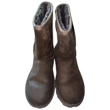 UGG Size 10 / 41 Sheepskin Short Chocolate Boots Water Resistant Non-Slip Shoes