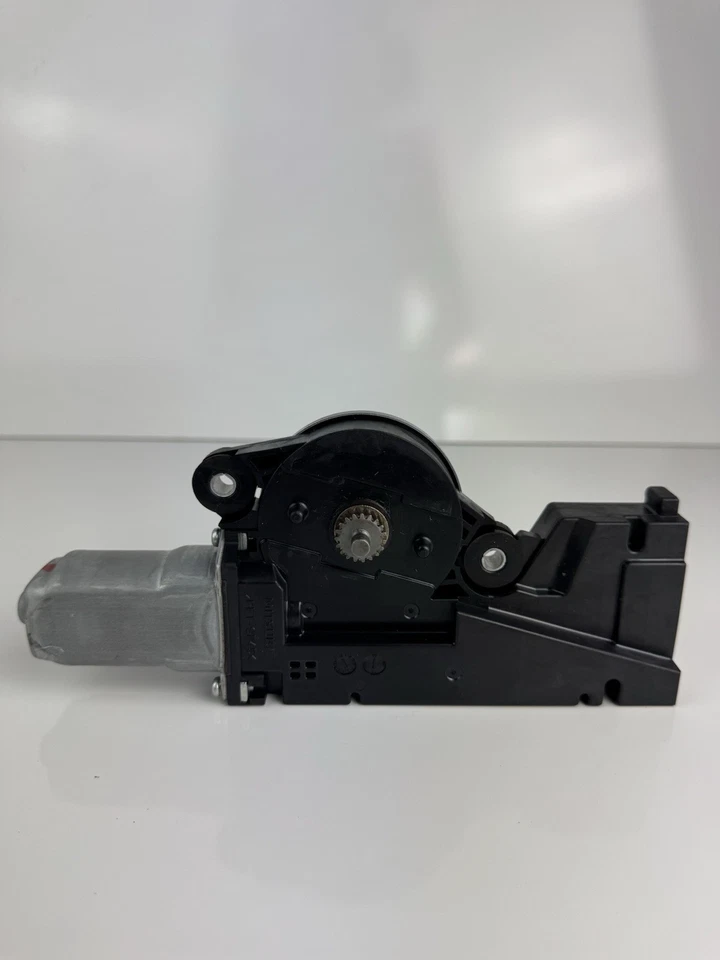 2010 - 2014 OEM SUBARU OUTBACK ELECTRIC POWER SUN MOON ROOF GLASS MOTOR ASSEMBLY - Image 3 of 4