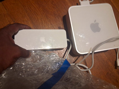 Apple Mac mini Series Mini Desktop Computer, Silver/White, Power Adapter