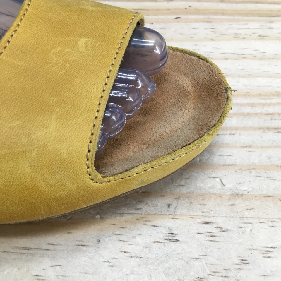 Женские повседневные сандалии El Naturalista 40 на танкетке с открытым носком желтая кожа - Изображение 4 из 4