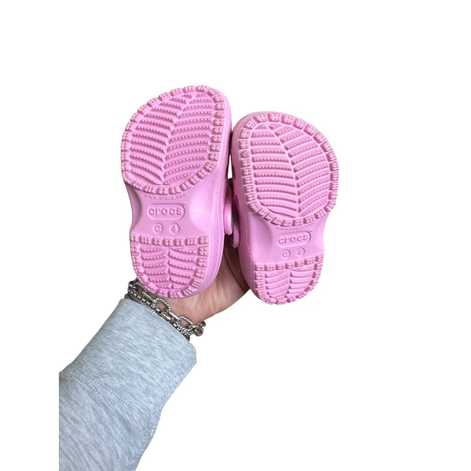 Zuecos cómodos Crocs rosa para niños talla 4 zapatos sin cordones para niños pequeños Foto 2 de 2