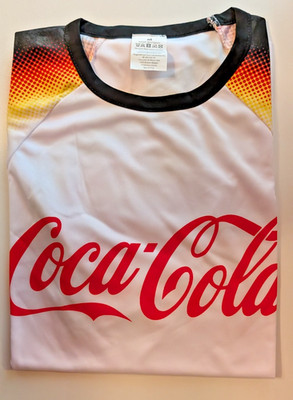 Coca Cola Deutschland Fußball Fan Trikot WM 2026 Größe M UNISEX NEU OVP CocaCola