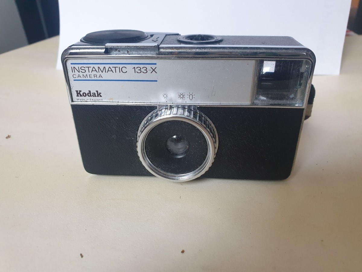 Vintage Kodak Instamatic 133-X Camera, Kodak Limited London, 126