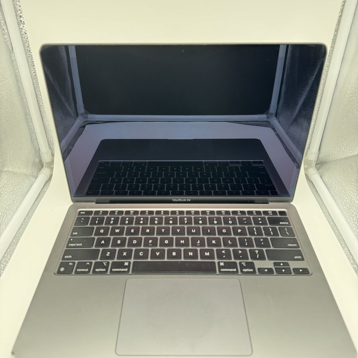Apple MacBook Air M1 2020 13 Apple MacBook Air M1 2020 13