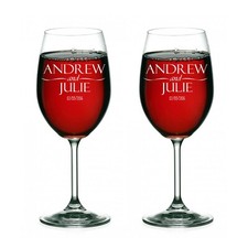 Mr. And Mrs. Personalized set of 2 wine glasses, Couple gift, Wedding gift