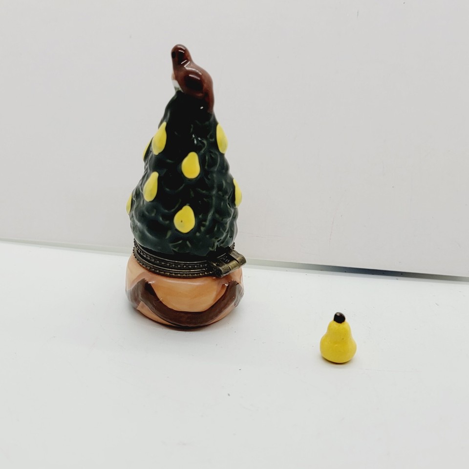 Christmas Trinket Box Porcelain Hinged Partridge In A Pear Tree w Pear