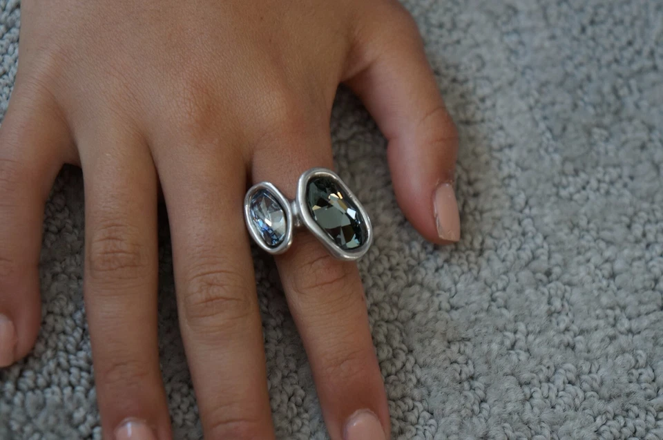 NUEVO UNO de 50 Elementos Azules Cristal SÍ SÍ Anillo Plata 6 7.5 9.5 S M L XXL Foto 2 de 4