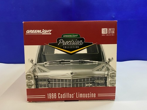 GREENLIGHT PRECISION 1/18 SCALE SILVER 1966 CADILLAC LIMOUSINE 1 OF 396 - Picture 17 of 20