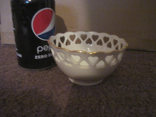 Lenox 4.5" Bowl Heart Collection Heart Cutouts Gold Trim + 5.5" Rose Design Bowl - Picture 5 of 12