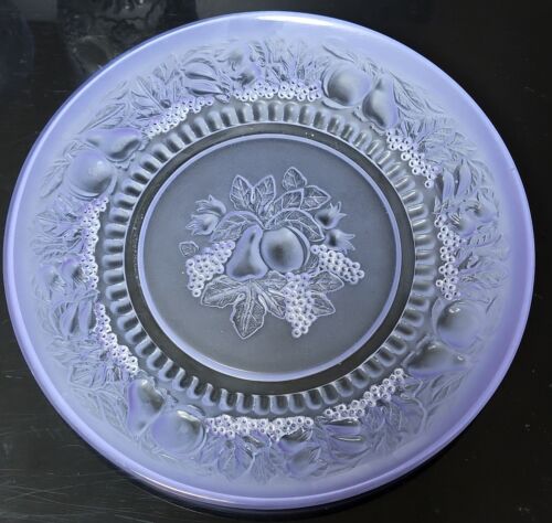 RARE Westmoreland Della Robbia Lilac Frosted Glass Plate ~ ATTENTION COLLECTORS - Picture 1 of 3