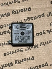 5L3T-13350-AA    2005-2009 Ford F150 F250 Turn Signal Flasher Relay
