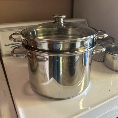 WOLFGANG PUCK  BISTRO - 10 qt. Stainless Steel Stockpot with Strainer & Lid