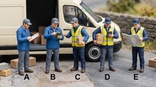 Conductor de Entrega Usando Dispositivo GPS Figuras Miniatura Urbana 1:87 1:64 Diorama
