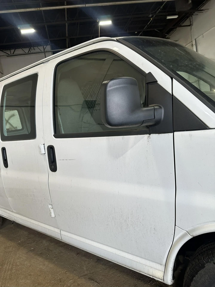 03 04 05 06 07 08 09 10 11 12 13 14 15 CHEVY EXPRESS 2500 puerta delantera derecha Foto 3 de 4