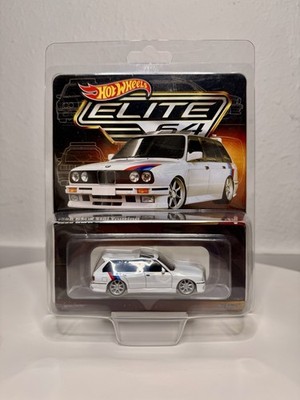 Hot Wheels Elite 64 1990 BMW 318i Touring White Premium Real Riders Metal 1:64
