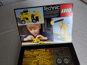 LEGO TECHNIC: Universal Set (8020) with Box & Instructions *Missing some pieces