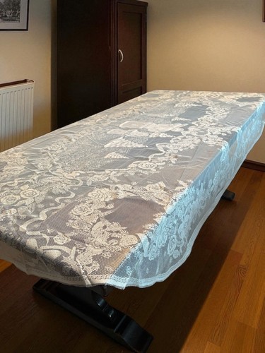 Vintage Old World Santa Lace Tablecloth 60x86 oval NWOP - Picture 2 of 14