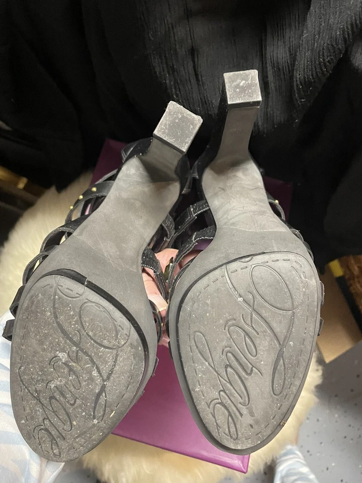 Fergie Bonnie Gladiator ☼ Botín Color Negro Talla 7.5 Dorado Tachuelas Zapatos Foto 4 de 4