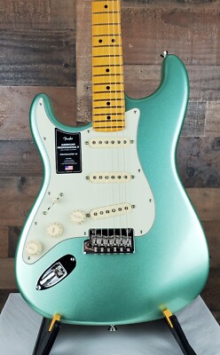 Fender Am Pro II Lefty Stratocaster w/ Hard Case Mystic Surf