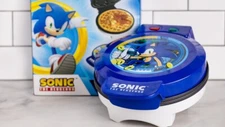 NiB New Sonic The Hedgehog Waffle Maker Full Size ( 8.27" x 5.12" x 10.55" )