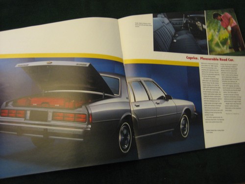 MINT 1986 CHEVROLET Chevy Caprice Classic Dealer Sales Brochure ~ #858 - Picture 4 of 6