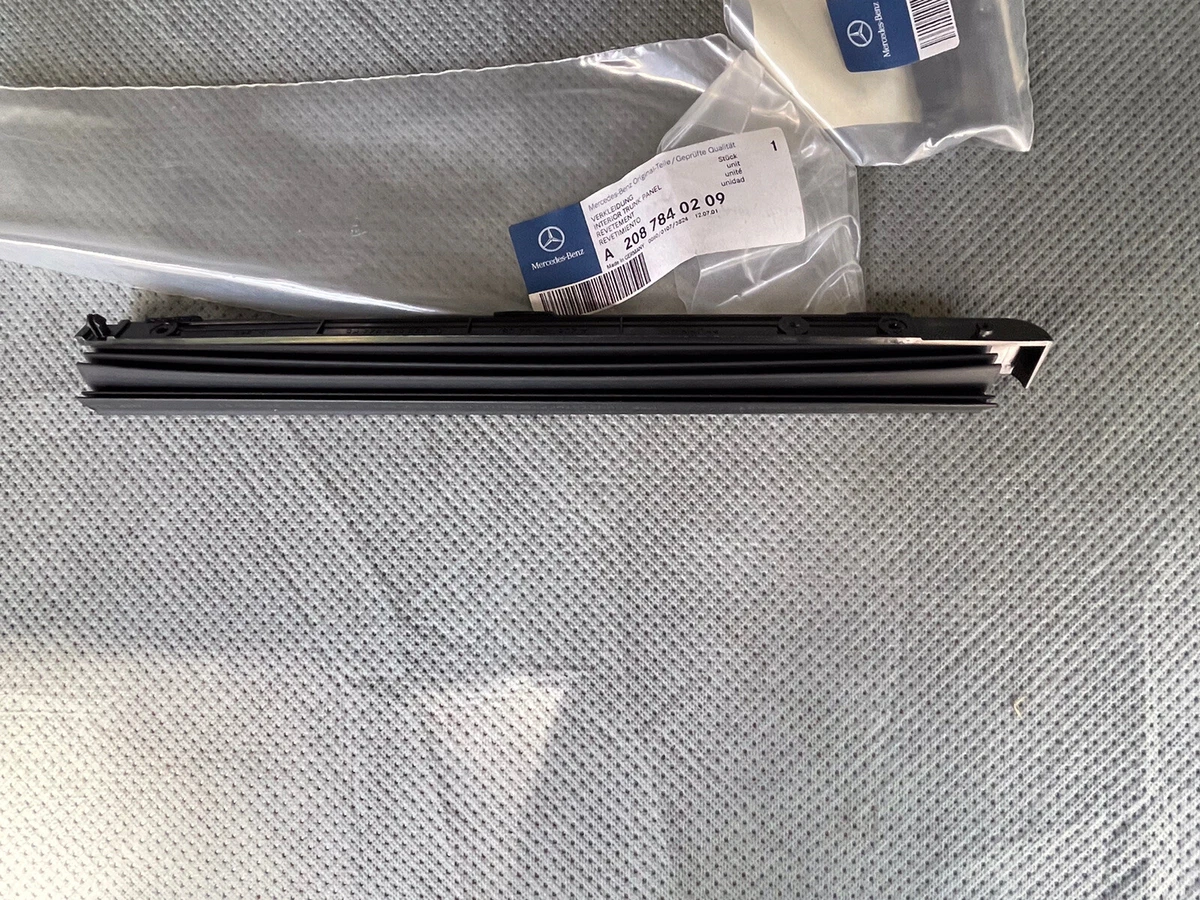 Mercedes-Benz A2087840209 W208 CLK 98-02 Right Sunroof Trim Gasket 