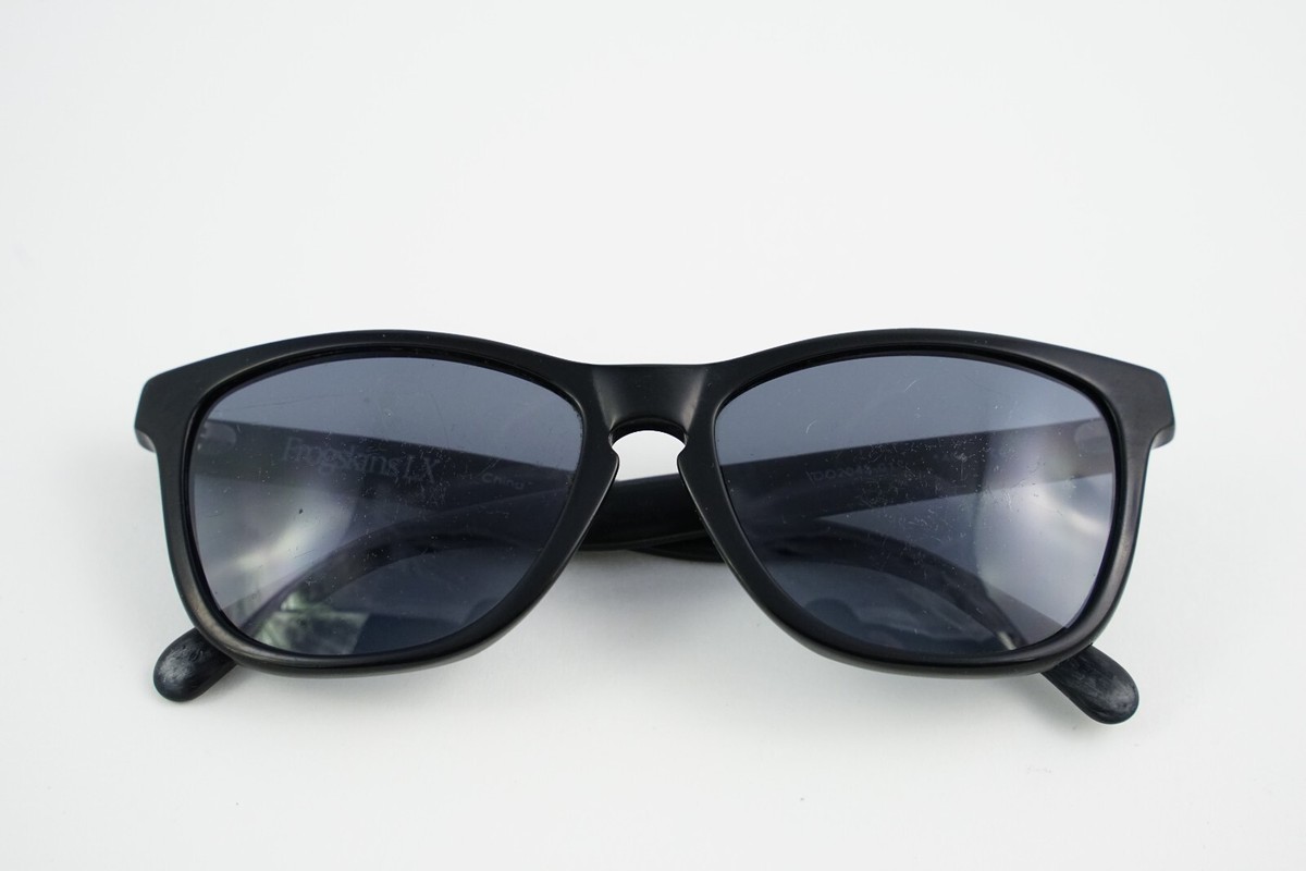 Pre-Owned OO2043-01 Oakley FROGSKINS LX 56-16 Polished Black