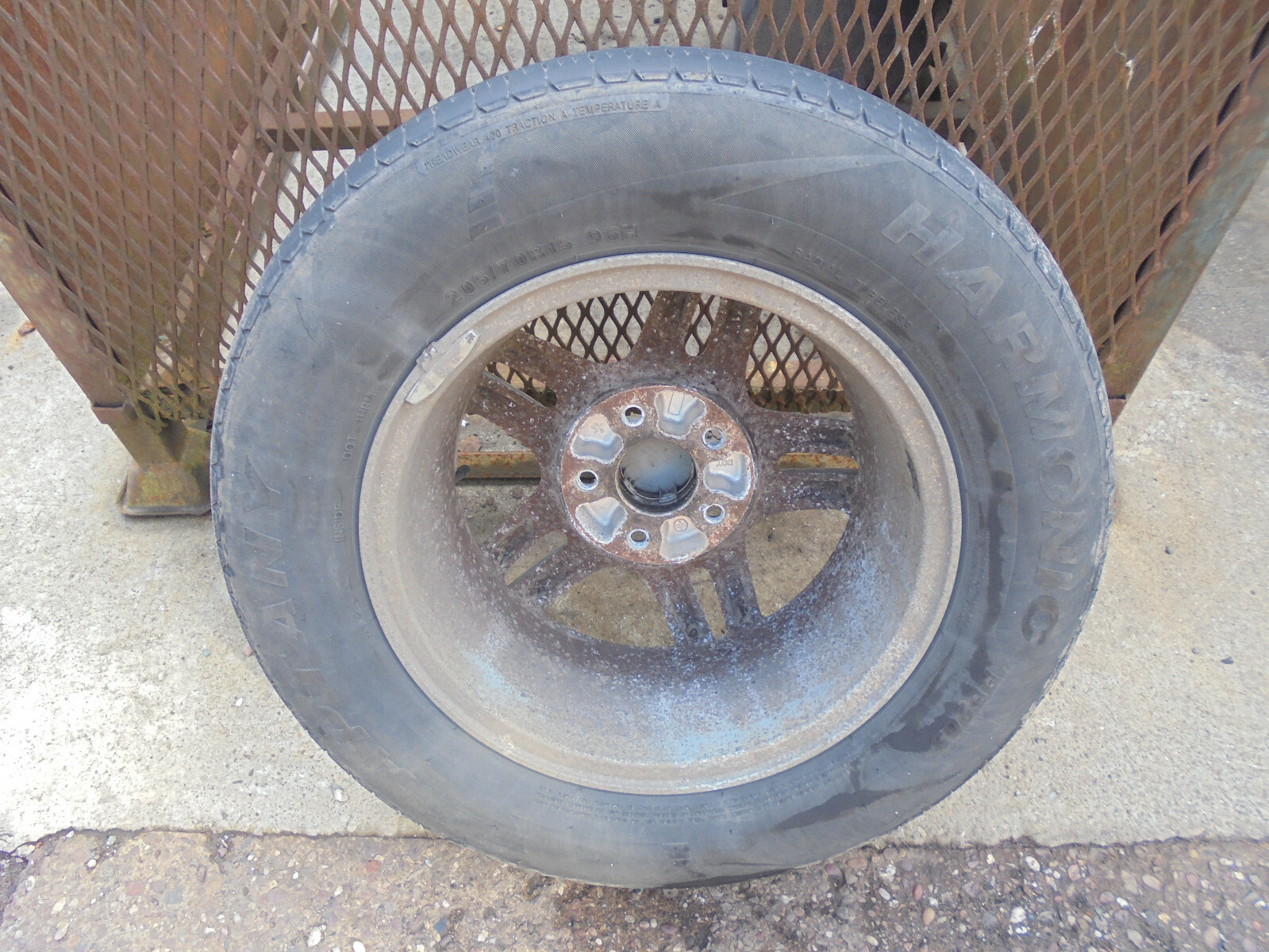 HONDA CRV 1999 15 INCH 5 STUD ALLOY WHEEL AND TYRE SPARE 15'' 205/70R15