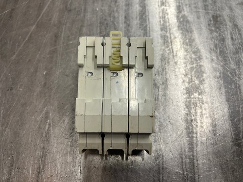 Unidad de 3 polos Siemens CQD 480/277VAC disyuntor - Imagen 5 de 5