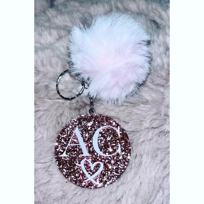 Personalisierter Glitzer Schlüsselanhänger mit Namen, Initialen, Herz Keychain Quaste Bommel