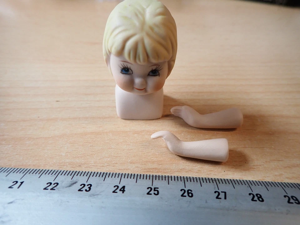 Rayher - Porzellan Puppen Set II - Porzellankopf bemalt mit Händen - 4 cm - Bild 2 von 3