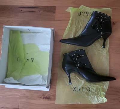 Zalo Black 3'' Stiletto Ankle Boot with Gorgeous Side Flowers 8 Never Worn