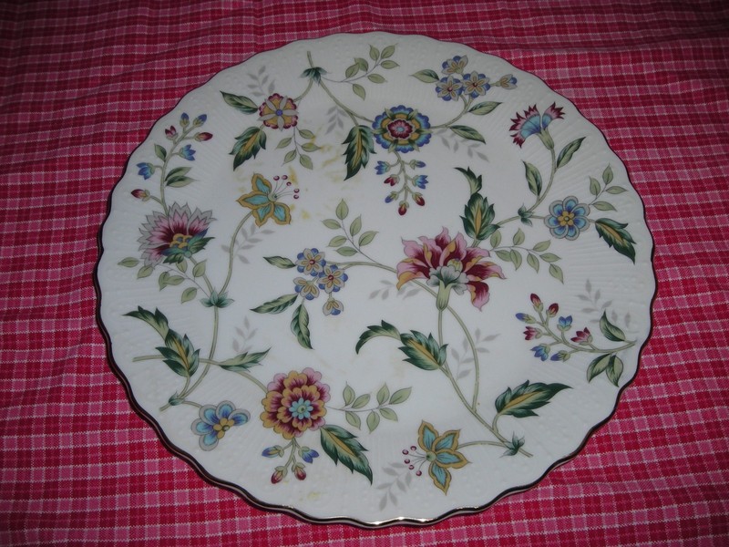 Garden of India Andrea by Sadek dinner plate/cake plate