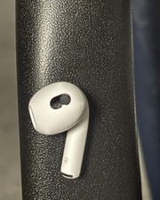 Apple AirPods 3rd Gen Genuine Charging Case Replacement Right AirPod A2565