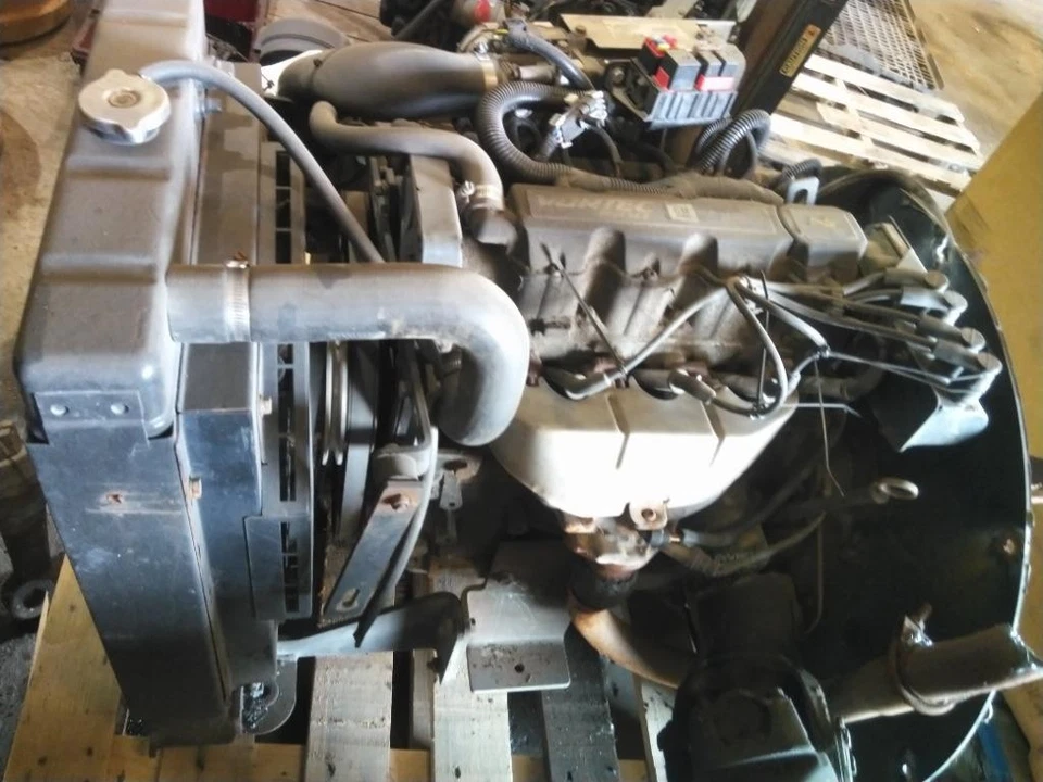 GM 4.3L V6 GAS ENGINE ASSEMBLY 3831472 - Image 2 of 4