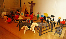PLAYMOBIL Mixed Vintage Sets Lot. 30 pieces Western settlers Native Americans