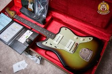 Fender USA Custom Shop '62 Reedición Jazzmaster Jrny Reliquia "Swamp Burst" (2025)