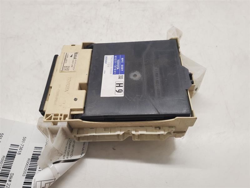 Toyota Camry, Chassis Multiplex Body W/Fuse Box Control Module,13