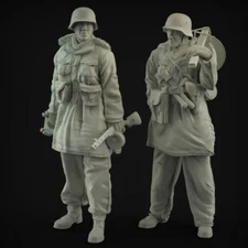 1/35 Scale WWII German Soldiers Resin Model Kit Winter Uniforms Highly Detailed