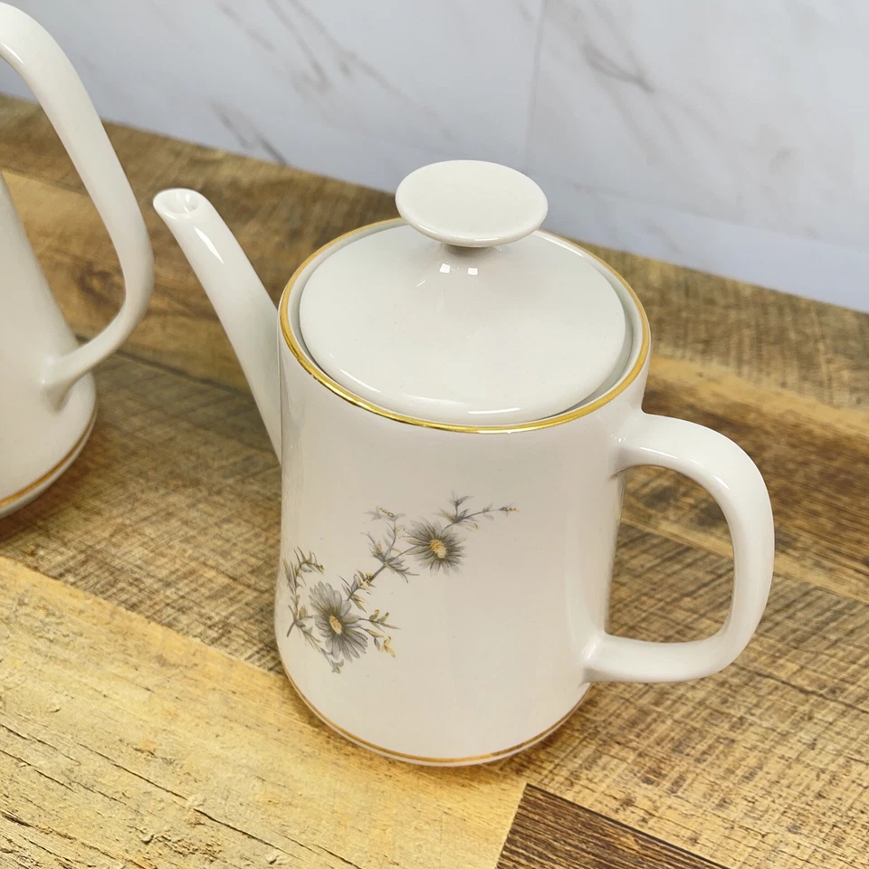 Juego De Colección De 2 Teteras Royal Corona Columbia Blanco Con Borde Dorado 1983 Foto 3 de 4