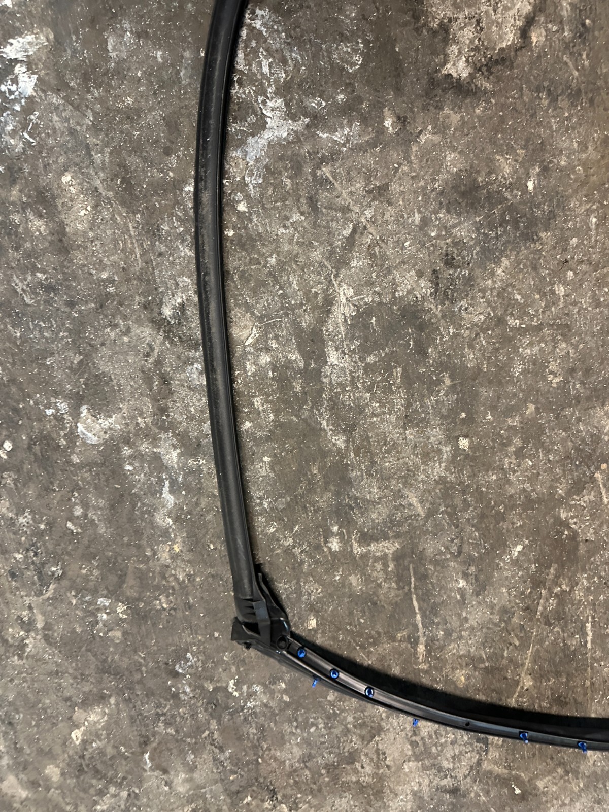 2018 AUDI R8 SPYDER RIGHT PASSENGER DOOR SEAL 4S0837912A 4S0 837 912 A