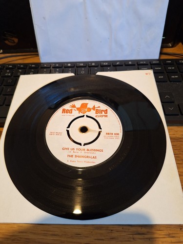 THE SHANGRI-LAS SHANGRILAS GIVE US YOUR BLESSINGS RARE UK VG+ RED BIRD VINYL 45 - Picture 2 of 3