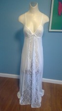 70's White With Lace Night Gown Medium w/ Bow Union Made ILGWU