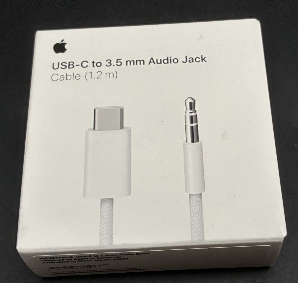 Original Apple USB-C to 3.5 mm Audio Cable (1.2 m) model: A3299 / MDV84AM/A
